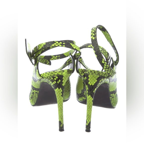 2019 Snake Print Warped Slingback Pumps - Picture 5 of 5